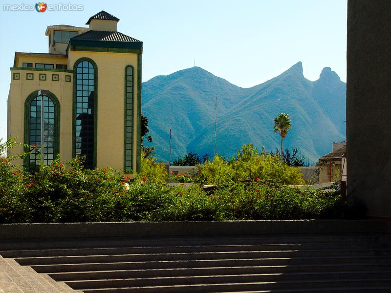 Macroplaza y Cerro de la Silla