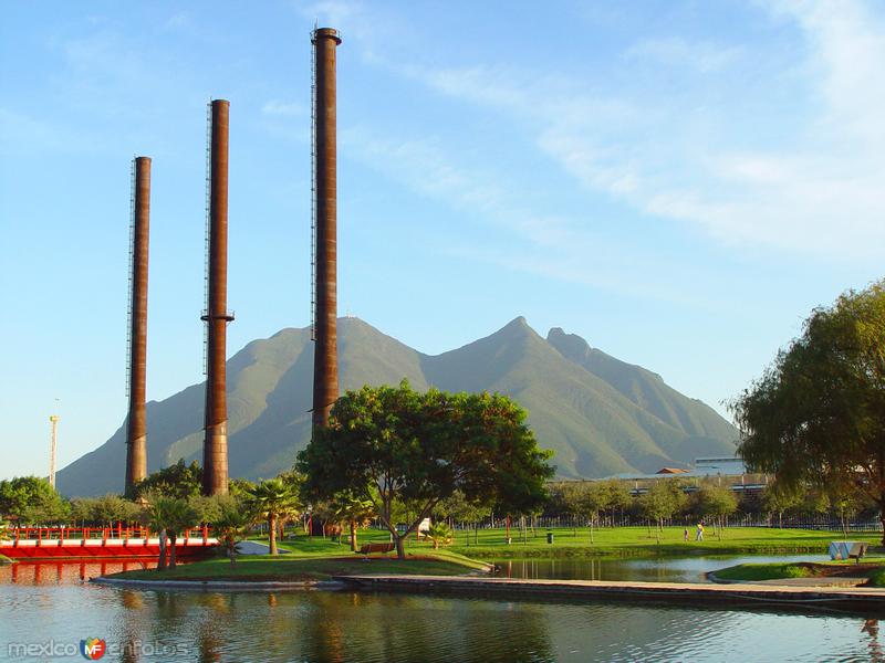 Parque Fundidora y Cerro de la Silla