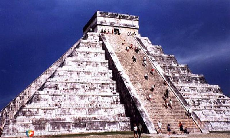 El Castillo o pirámide de Kukulkán