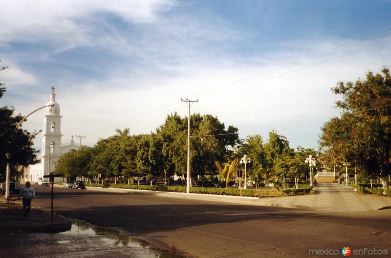 Plaza 27 de Septiembre y Templo del Sagrado Corazón