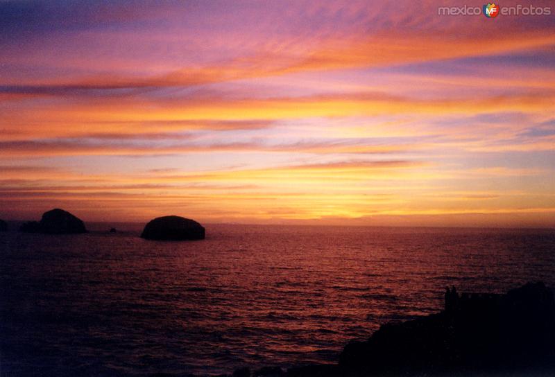 Puesta de sol sobre el Océano Pacífico