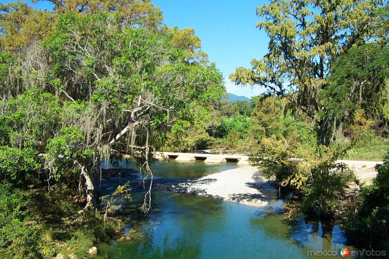 Río Sabinas ( Ejido El Azteca )