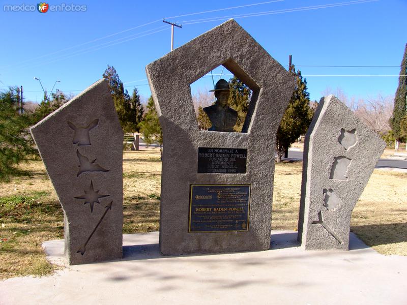 Monumento a Robert Boden, fundador de los Boy Scouts