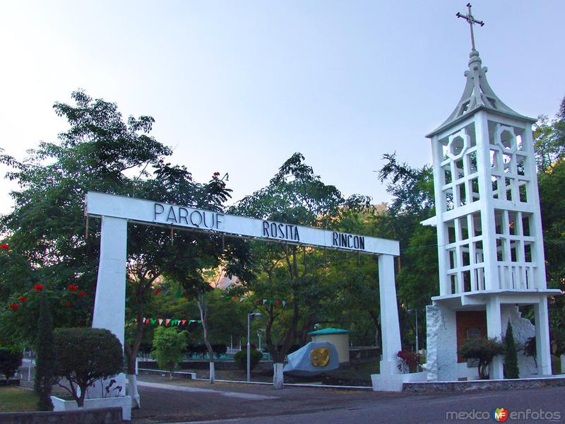 Entrada al parque Rosita Rincón