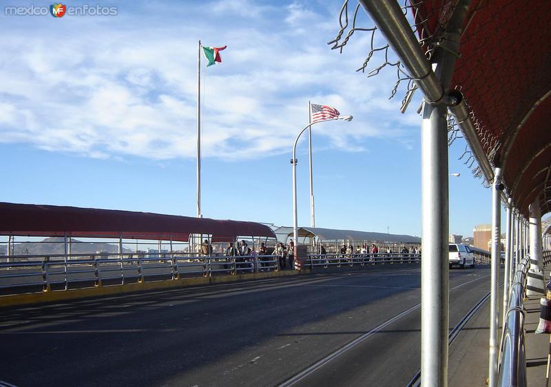 Puente internacional Paso del Norte