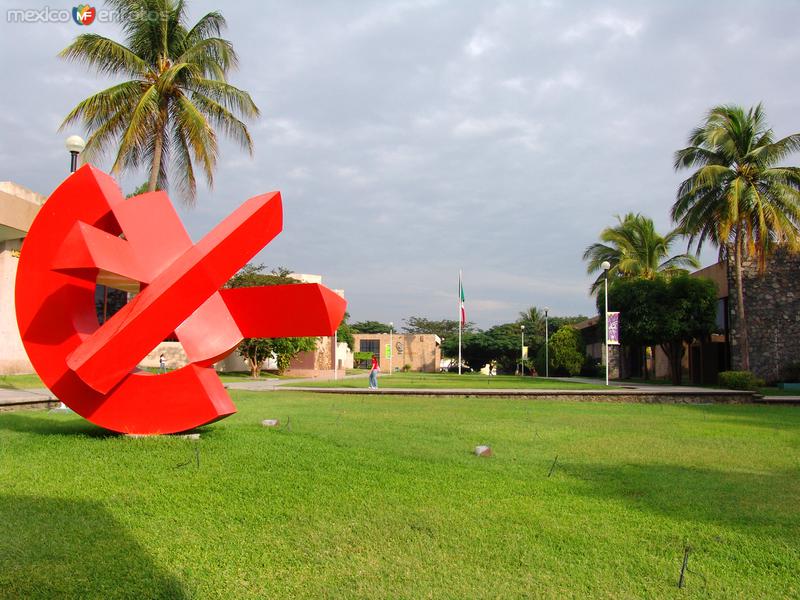 Resultado de imagen para universidad de colima esculturas