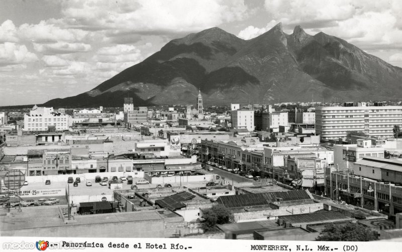 Vista panorámica de Monterrey desde el Hotel Río