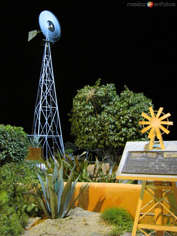 Malecón de La Paz de noche