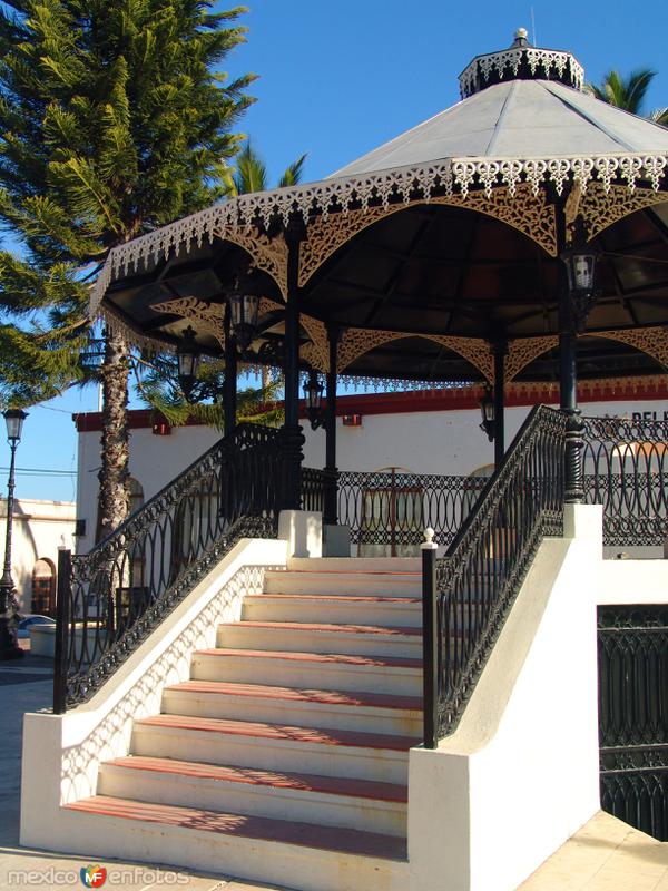 Plaza principal de Todos Santos