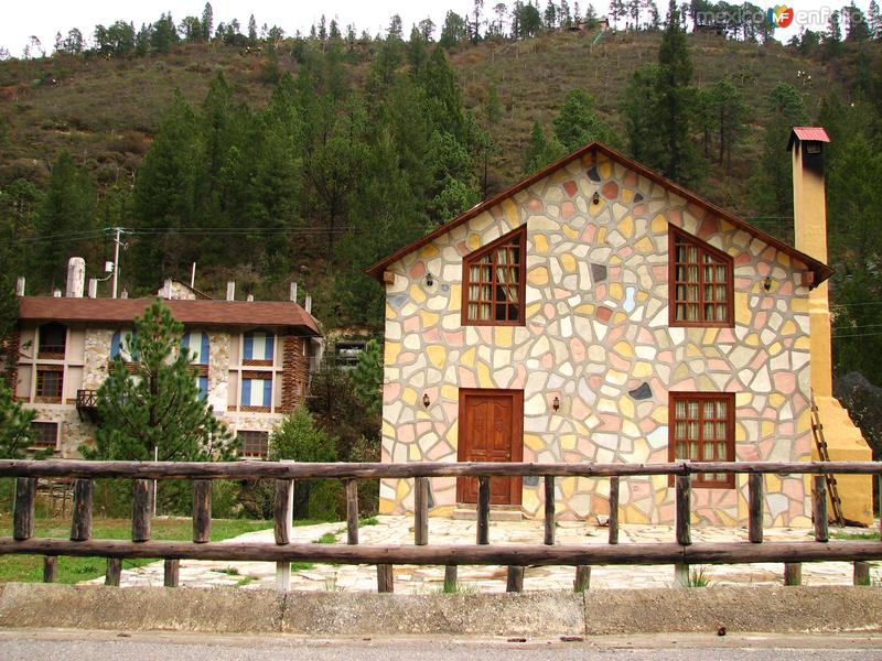 CABAÑAS DE MONTERREAL