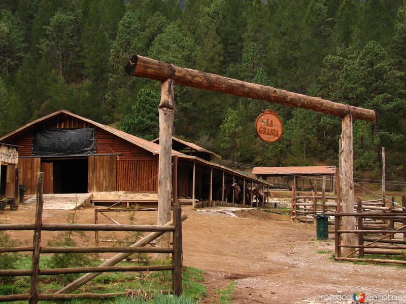 CABAÑAS DE MONTERREAL---(CABALLERIZAS)