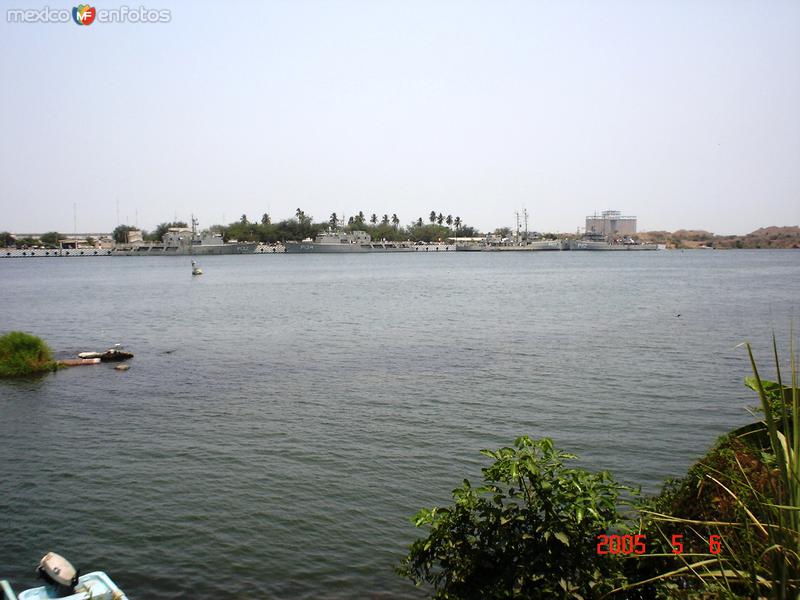 marina de la armada de Mexico en Lazaro Cardenas