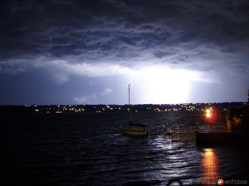 Tormenta Eléctrica en Tequesquitengo