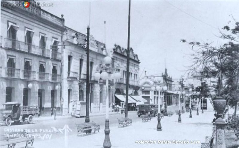 Edificio de Correos frente a la Plaza de la Libertad