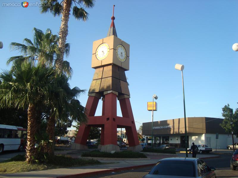 Reloj- en Blvd Rodriguez