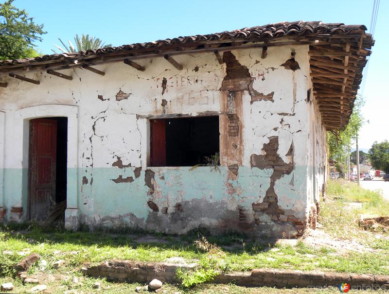 Fotos de Coyuca de Catalán, Guerrero, México: Todo por servir se acaba