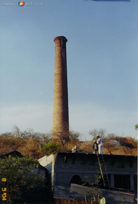 Vista del "Chacuaco" en el antigüo mineral de Guadalupe. Huitzuco de los Figueroa, Gro.