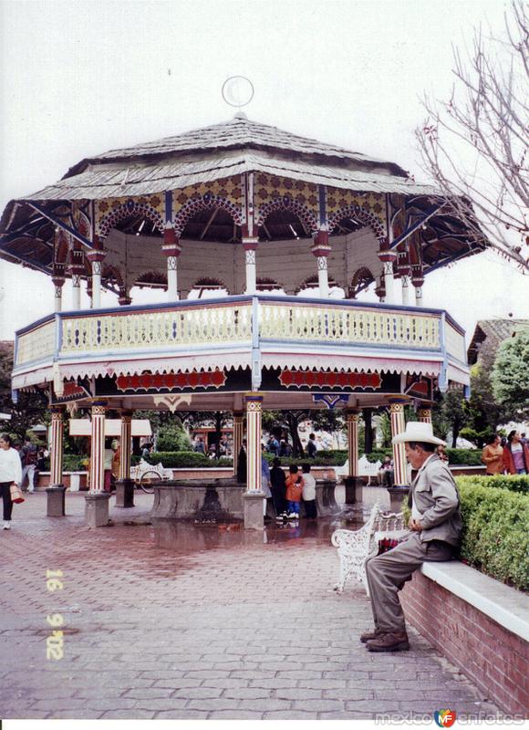 Kiosko de estilo mudéjar. Chignahuapan, Puebla