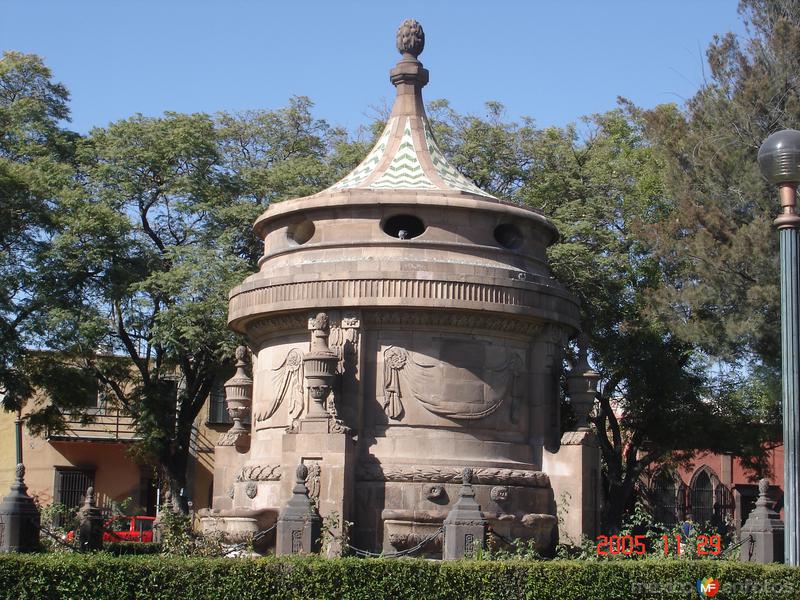 Fotos de San Luis Potosí, San Luis Potosí, México: Caja del agua, en la Calzada de Guadalupe