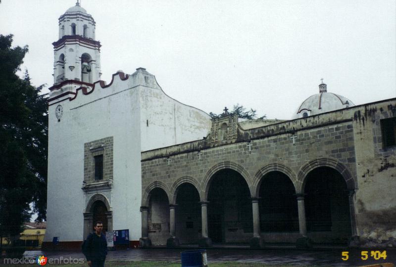 Templo y capilla abierta del ex-convento de San Miguel, siglo XVI. Zinacantepec, Edo. de México