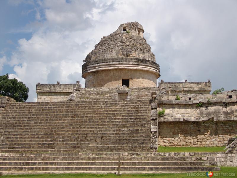 El Observatorio. Ruinas de la ciudad maya de Chichén Itzá