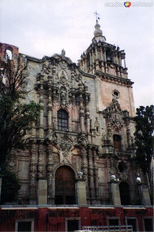 Templo de la Compañía de Jesús, estilo barroco churrigueresco. Guanajuato, Gto. 2003