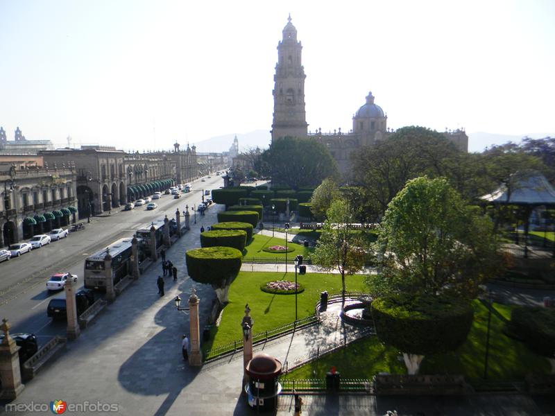 Zócalo de la Capital de Michoacan al Amanecer