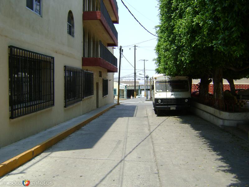 Callejón del centro de Chipilo, Puebla. Abril/2011