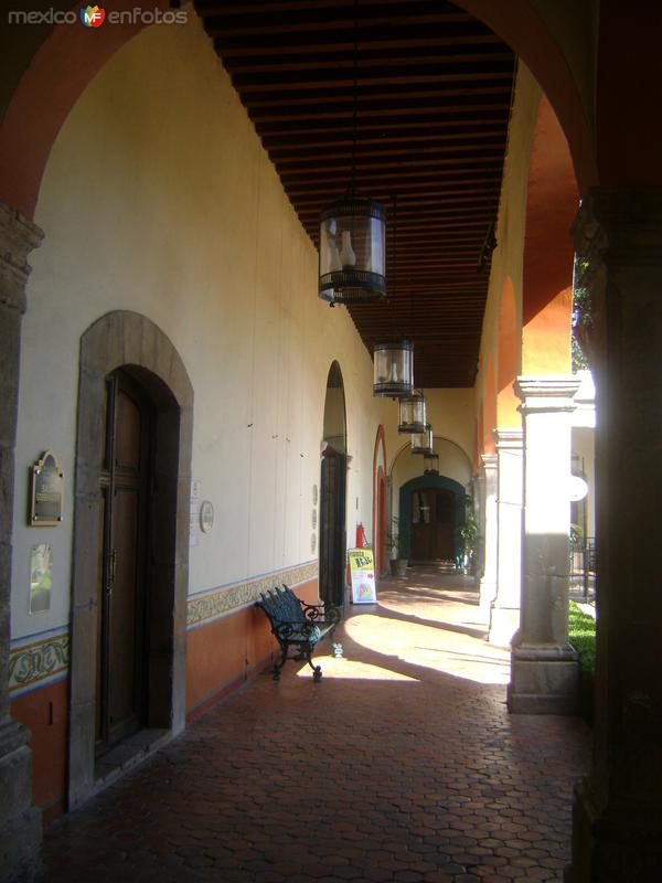 Pasillos que recuerdan su época de auge (Siglo XVII). Ex-hacienda Juriquilla