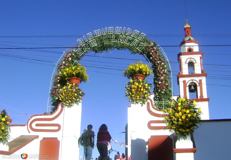 Entrada al Atrio de la Parroquia de San Lucas. Octubre/2011