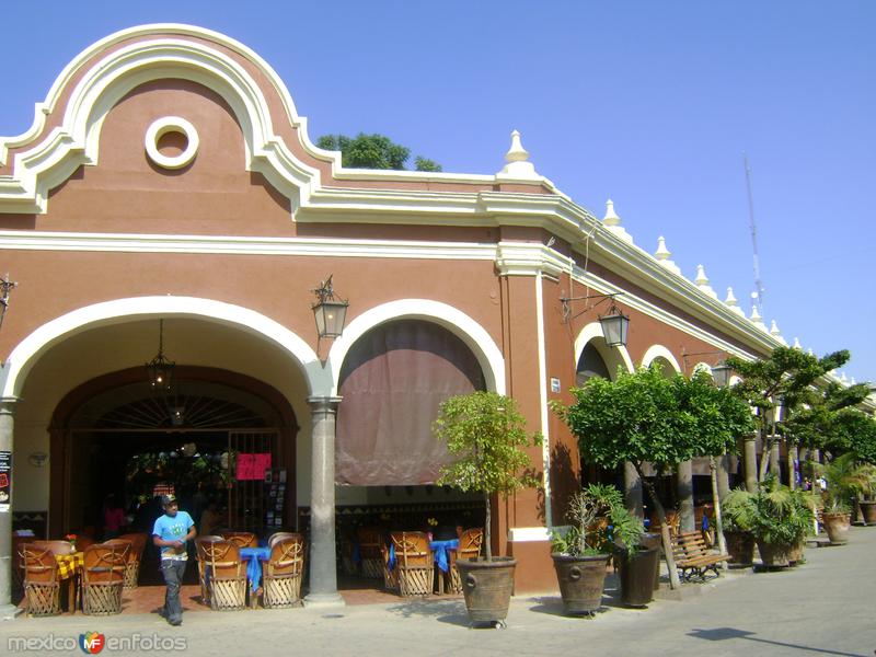 Restaurantes típicos en El Parián. Tlaquepaque. Octubre/2011