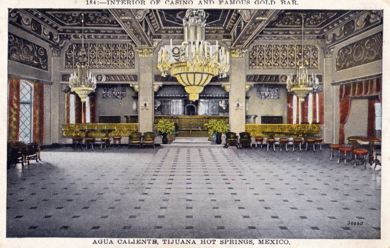 Interior del Casino de Agua Caliente