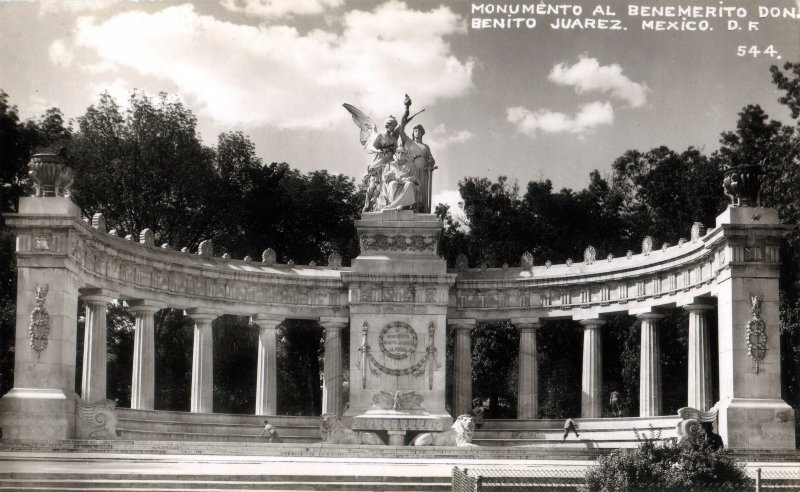 Alameda Central: Hemiciclo a Benito Juárez