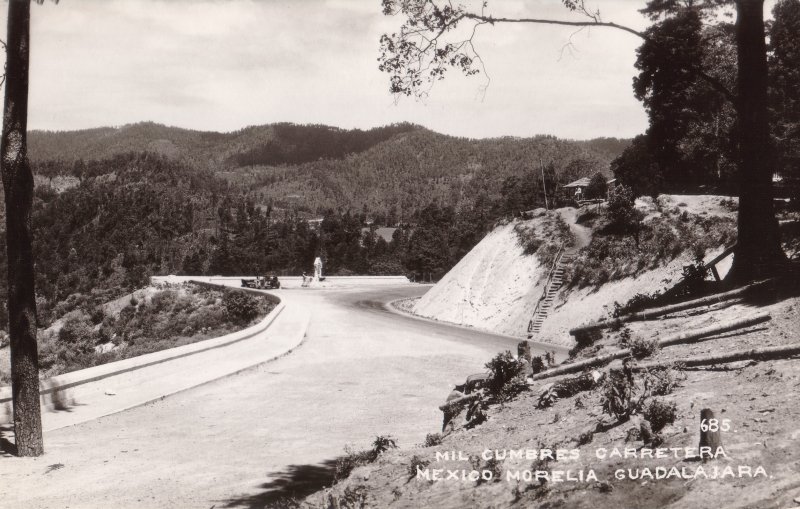 Mil Cumbres. Carretera México - Morelia - Guadalajara