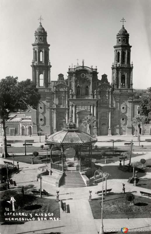 Catedral y Kiosko