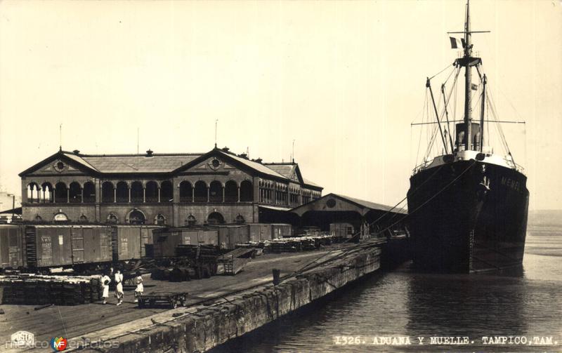 Aduana y muelle de Tampico