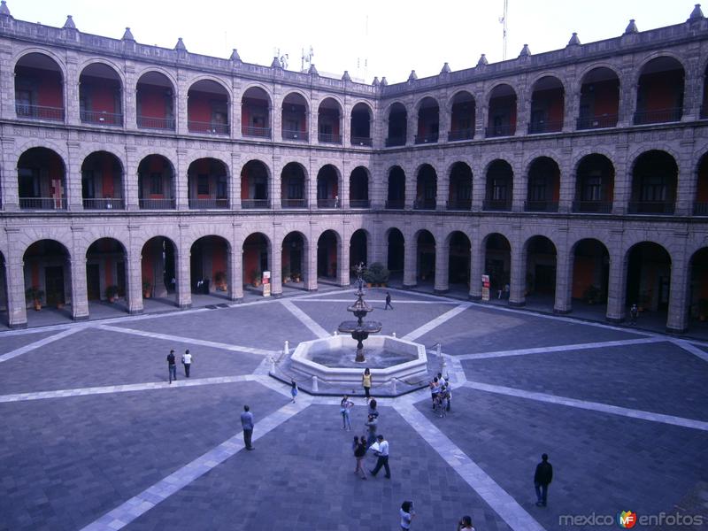 patio principal palacio nacional