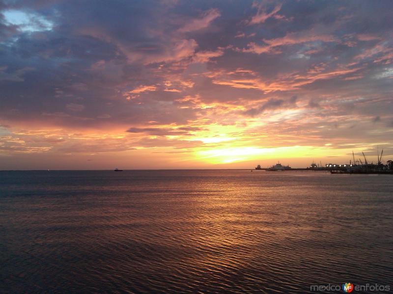 atardecer desde el malecón