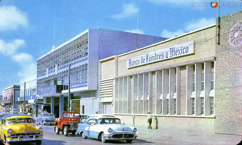 Palacio Municipal y Banco de Londres