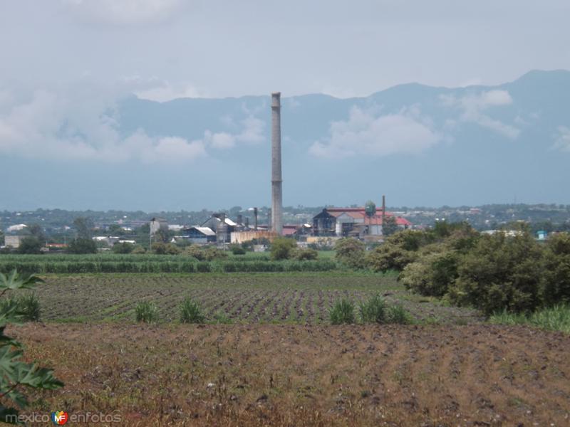 Vista de la ciudad e Ingenio azucarero de Zacatepec. Julio/2012