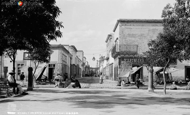 Calle en San Luis Potosí (por William Henry Jackson, c. 1888)