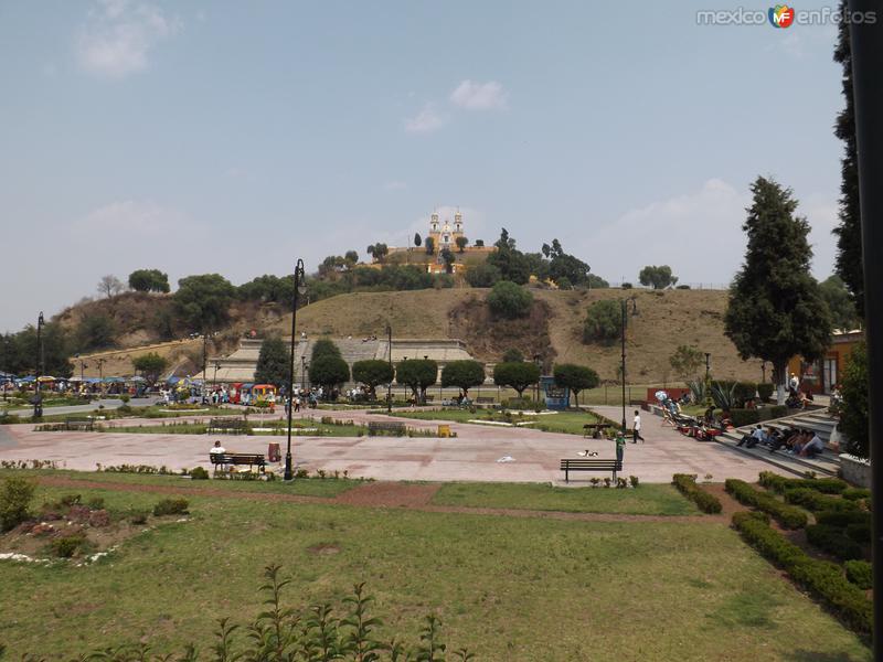 La pirámide de Cholula y el Templo de los Remedios. Mayo/2013