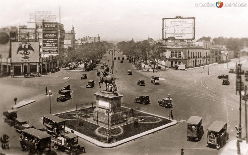 Paseo de la Reforma y monumento a Carlos IV