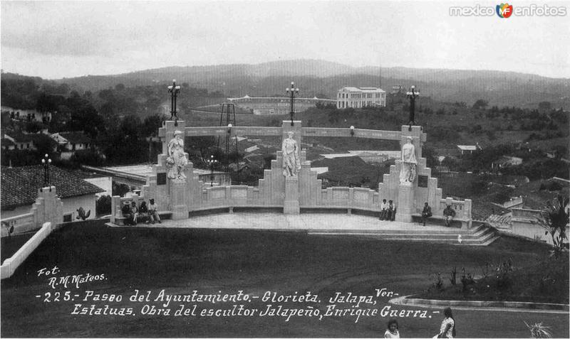 225.-Paseo del Ayuntamiento.-Glorieta, Jalapa, Ver.