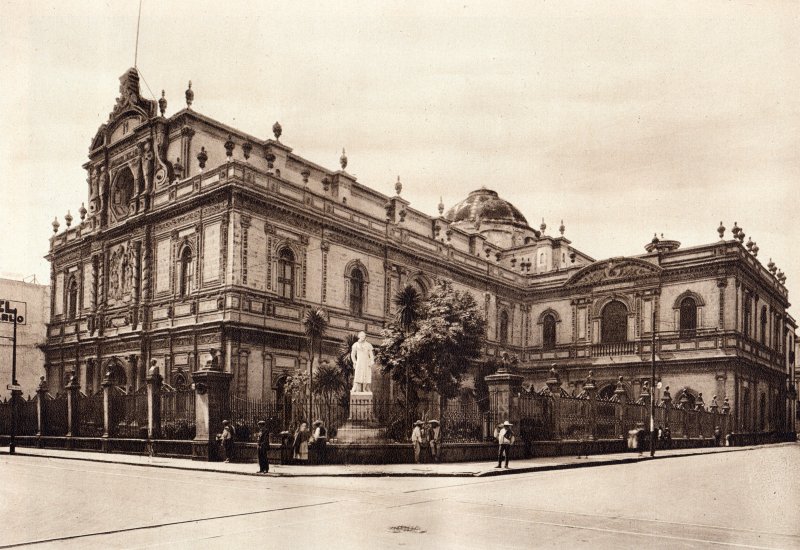 Biblioteca Nacional y Estatua de Alejandro Humboldt (circa 1920)