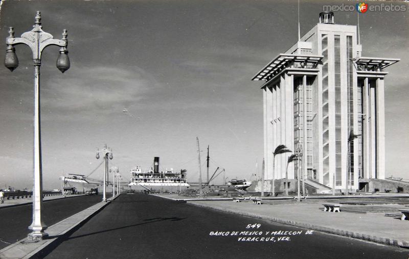 Banco de Mexico y Malecon