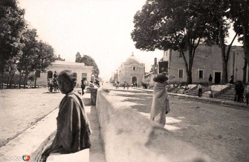 Puebla, escena callejera, 1889