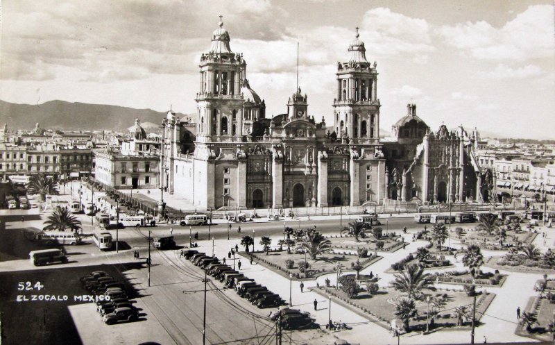 Zocalo y Catedral de Mexico D F