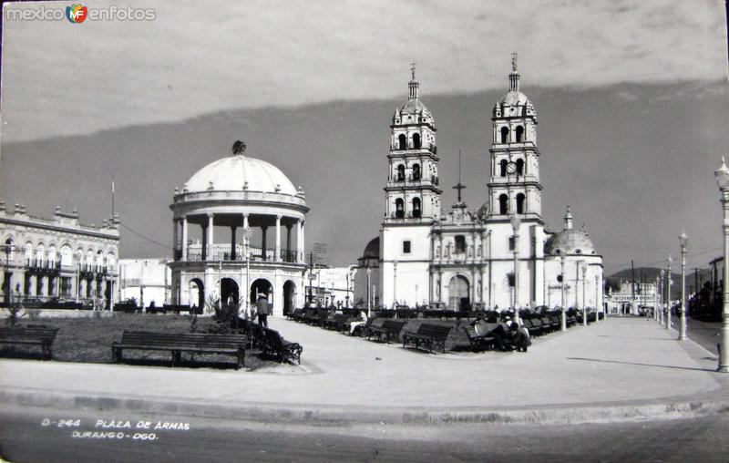 Plaza y la Catedral