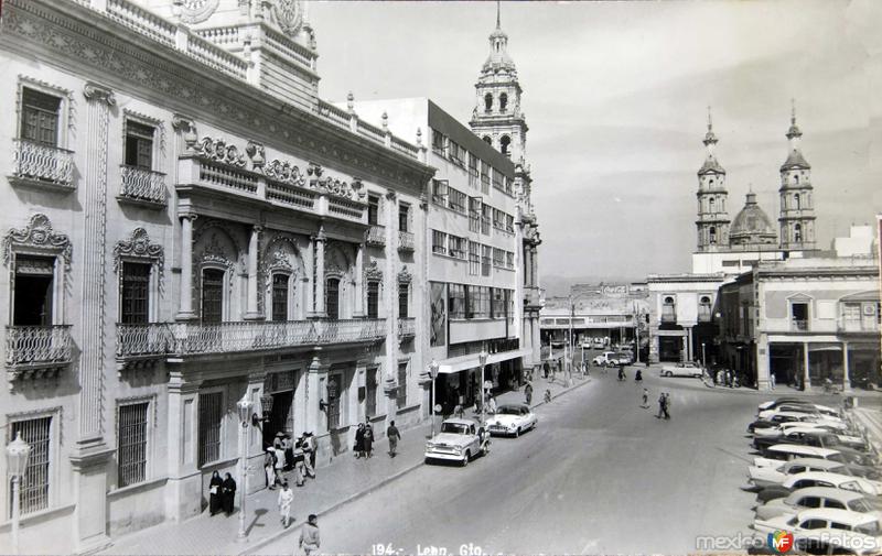 Escena Callejera AVENIDA